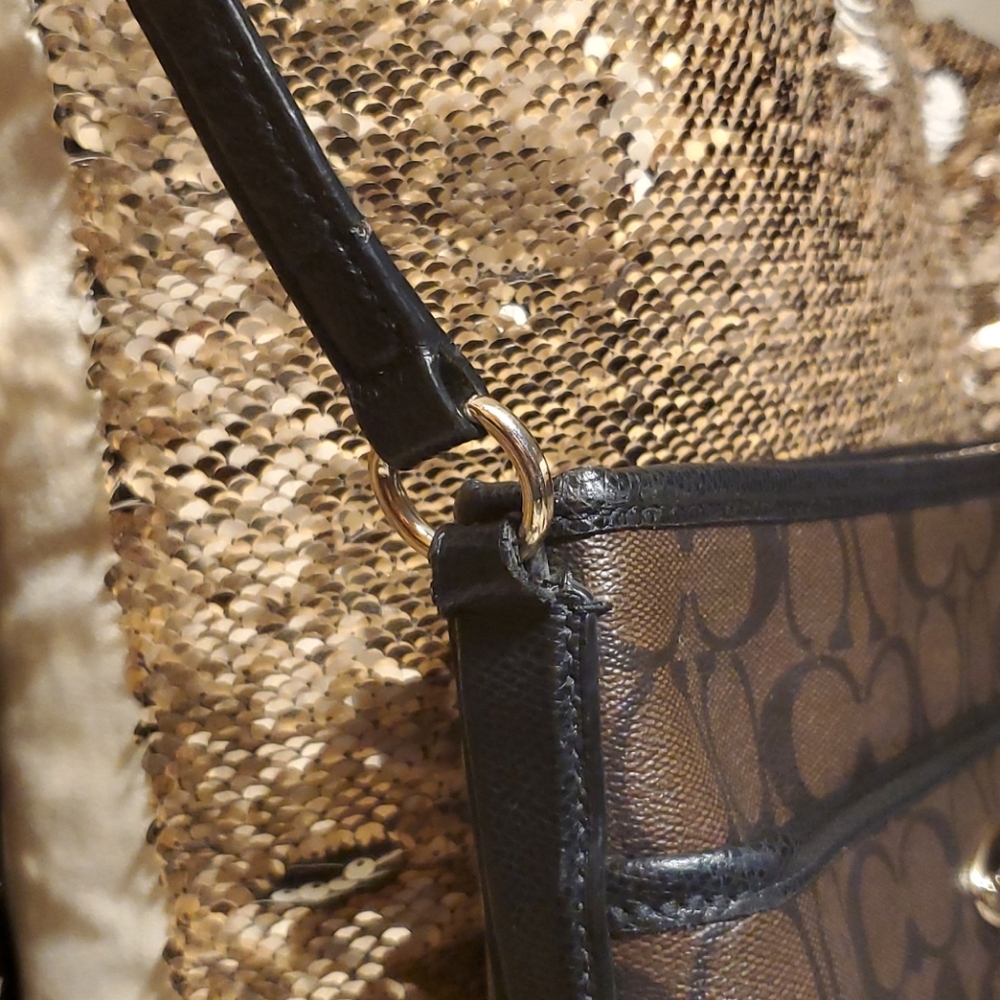 Authentic Coach Crossbody File Bag - Picture 5 of 13